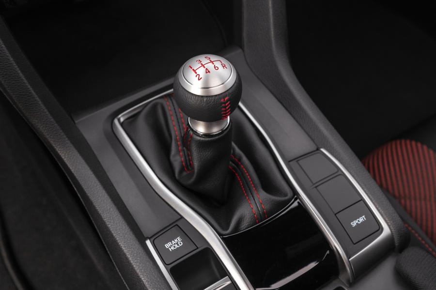 Детали интерьера Honda Civic Si Coupe (FC) 2019 года  (NA) (фото 14 из 30)